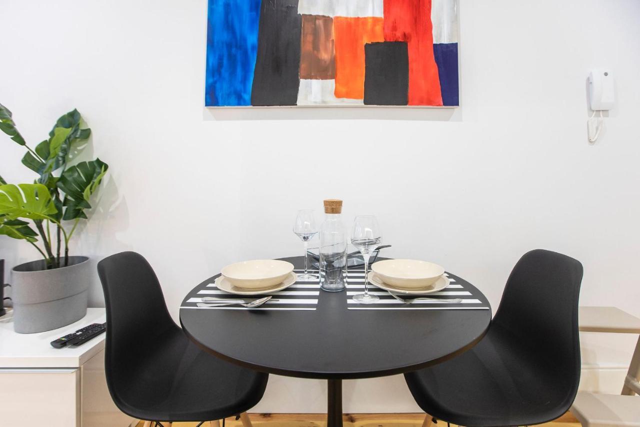Trendy Vintage Downtown By Lovelystay Porto Eksteriør billede